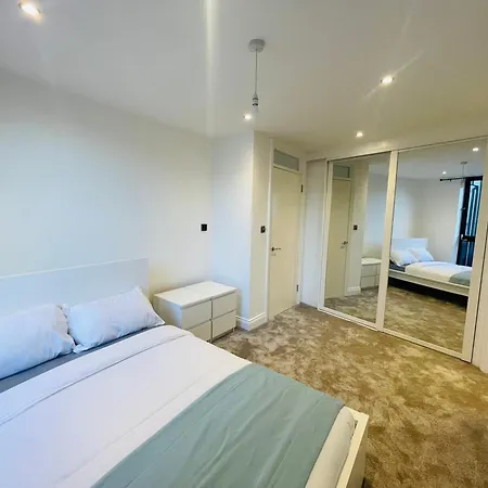 Fully Furnished Duplex In Askew Road