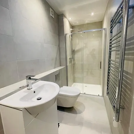 Fully Furnished Duplex In Askew Road Apartment