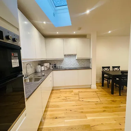Fully Furnished Duplex In Askew Road Apartment *
