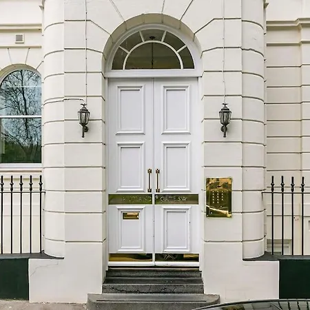 Penthouse Overlooking Hyde Park London