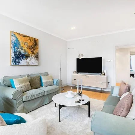 Apartment Penthouse Overlooking Hyde Park London