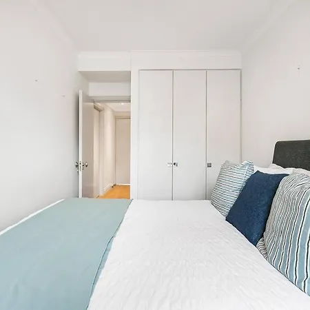 Penthouse Overlooking Hyde Park