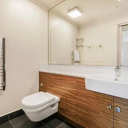 Penthouse Overlooking Hyde Park London
