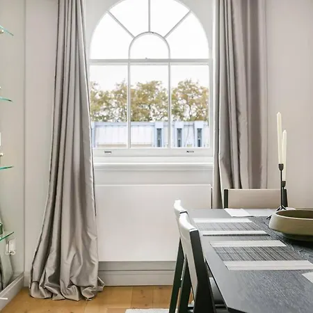 Apartment Penthouse Overlooking Hyde Park *