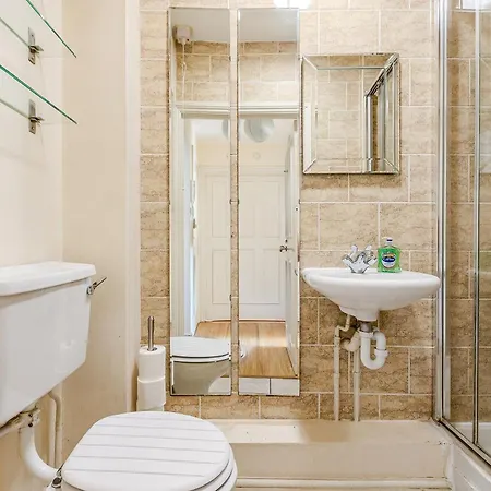 Apartment Comfy 1br Flat, 5 Minutes Chalk Farm Tube *