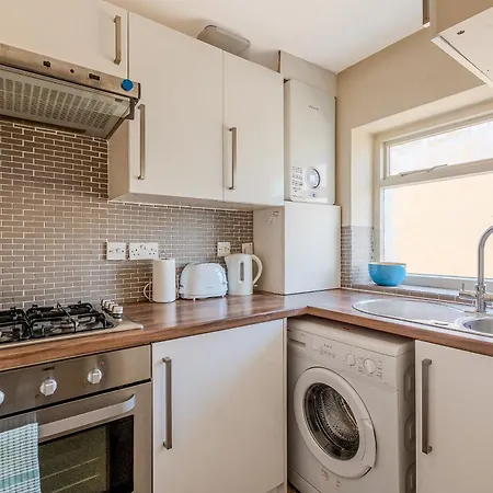 Comfy 1br Flat, 5 Minutes Chalk Farm Tube * London