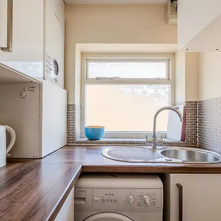 Apartment Comfy 1br Flat, 5 Minutes Chalk Farm Tube *