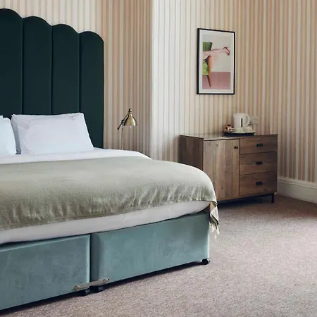 The Columbia 3* London