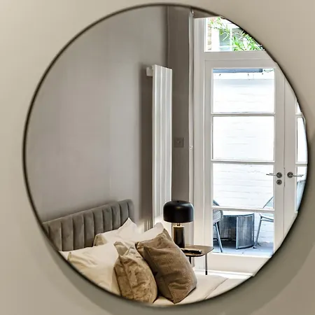 Mayfair With Private Terrace- 2 Bed * Londra