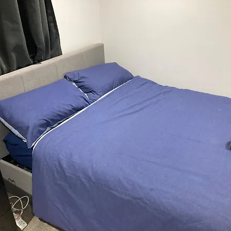 Private In A 2 Bed In Zone 2