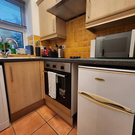 St 6 - 2 Min Walk From Tube Cozy *