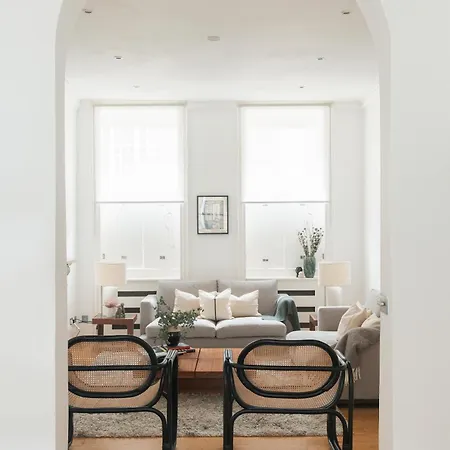 3 Bed- London- Private Garden Apartment London