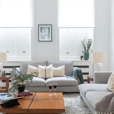 3 Bed- London- Private Garden Apartment