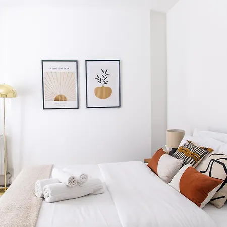 3 Bed- London- Private Garden *