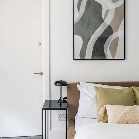 Apartment 3 Bed- London- Private Garden *