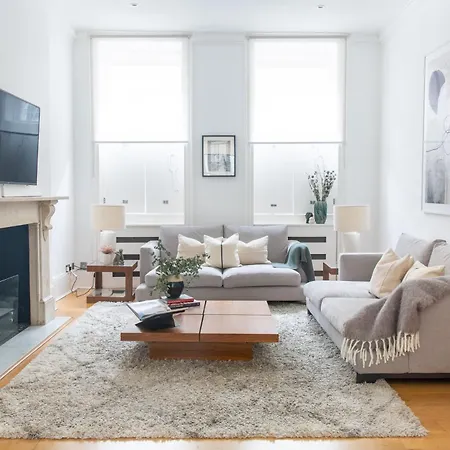 3 Bed- London- Private Garden Apartment London
