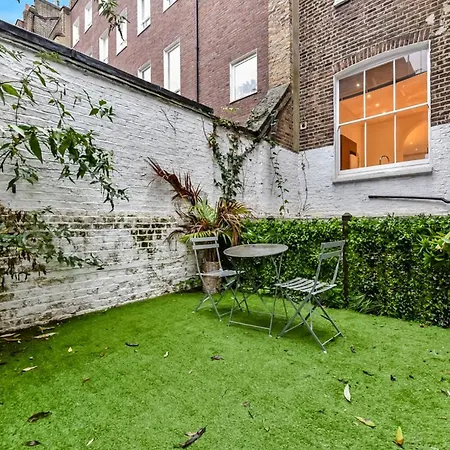 3 Bed- London- Private Garden