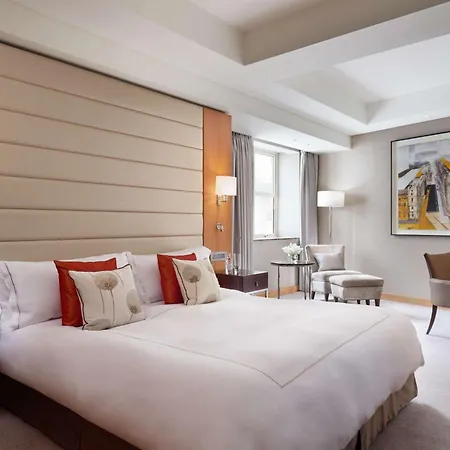 Conrad St James Szálloda 5*