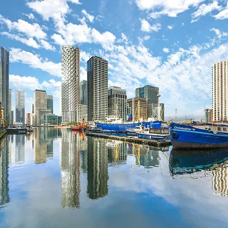 Apartment Londwell, Canary Wharf Riverfront Chic London