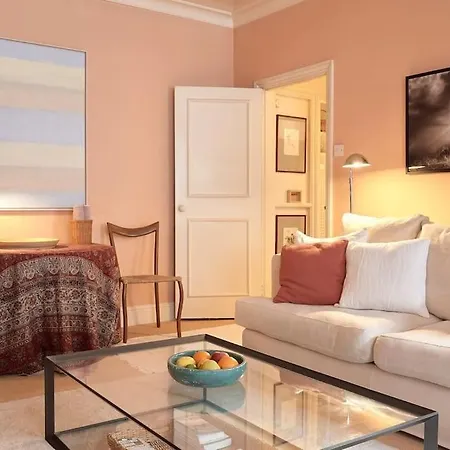 A Perfect Treasure Of A In Knightsbridge Apartment London