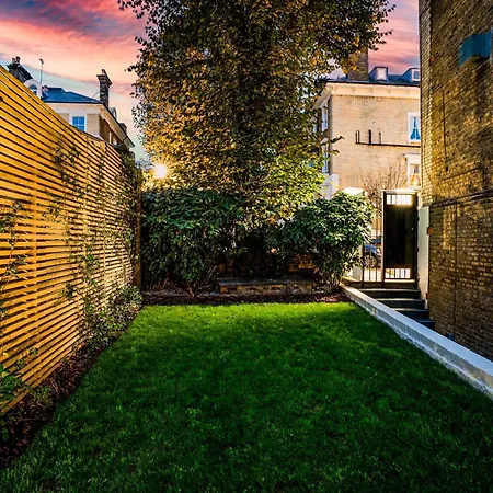 Apartment Stunning Chelsea Garden *