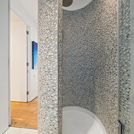 Oxford Circus Designer Apartment London