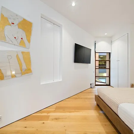 Apartment Oxford Circus Designer London