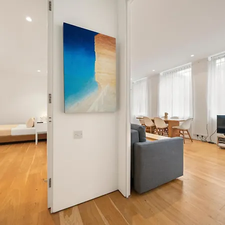 Oxford Circus Designer Apartment