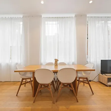 Oxford Circus Designer Apartment *