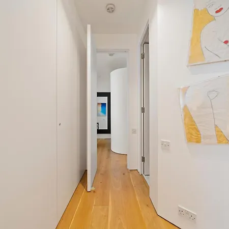 Apartment Oxford Circus Designer *
