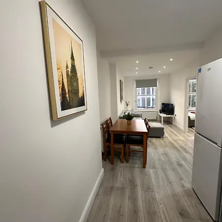 Modern Luxurious 1 Bed In King's Cross Apartment *