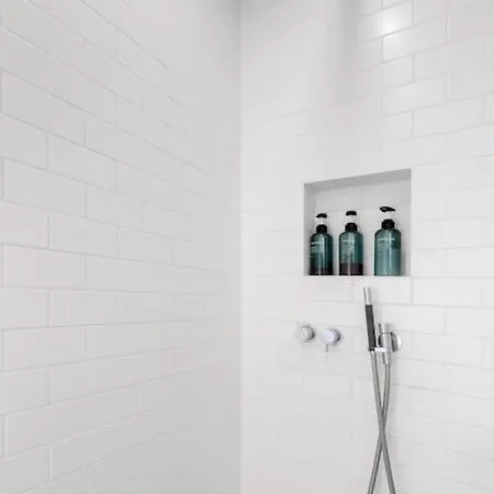 Perfect One Bed In Park Station Apartment *