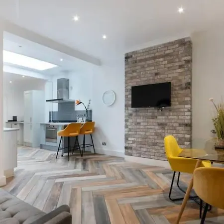 Cozy And Stylish Two Bed Apartmeant Beckenham