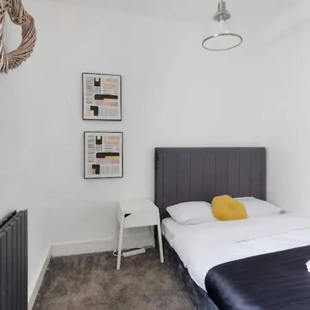Cozy And Stylish Two Bed Apartmeant Apartment