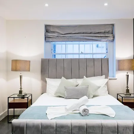 Homestay Imperial Victoria Square London