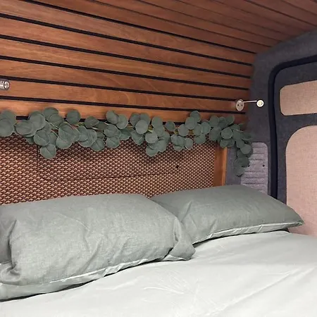 Vankind - Explore Like Never Before! Apartment London