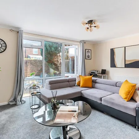 Cozy Near O2 Arena