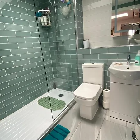 Penge Luxury Retreat Homestay *