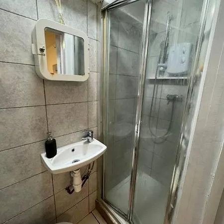 Earls Court Flat Apartment