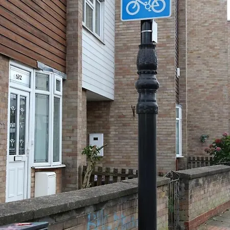 The Entire 4 Bedroom House Near Victoria Park And In Bow E3 Ferienhaus