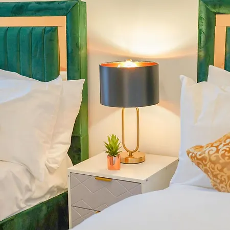 New Luxurious Stunning Block In * Londres