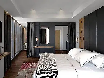 The Gantry Curio Collection By Hilton 4* لندن