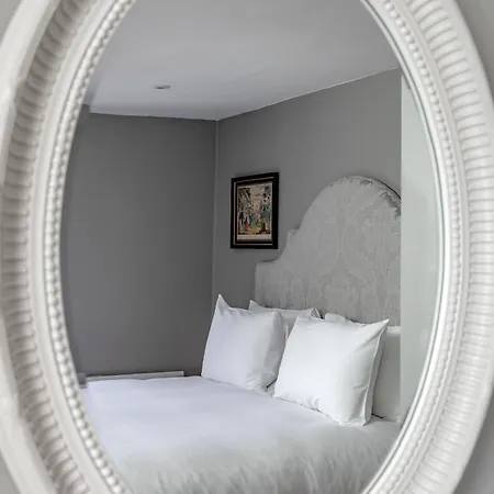 No. 30 Knightsbridge Hotel 4*