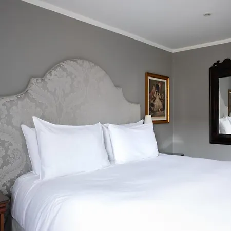 No. 30 Knightsbridge Hotel 4*