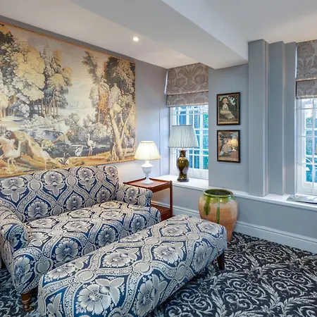 No. 30 Knightsbridge