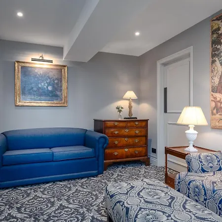 No. 30 Knightsbridge Hotel 4*