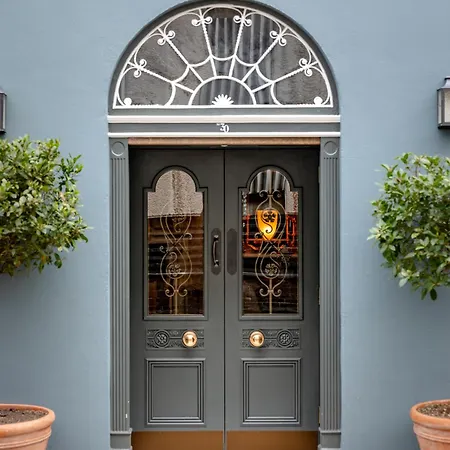 No. 30 Knightsbridge 4*
