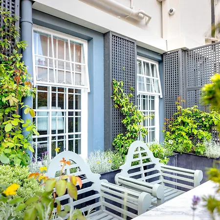 No. 30 Knightsbridge Hotel