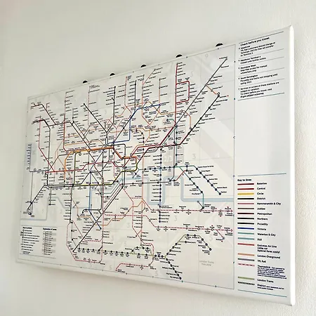 Northern Line Double With Free Parking Guest house