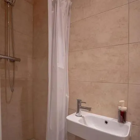 Apartment Putney Haven 3bd 2 Bath Sleeps 8 *